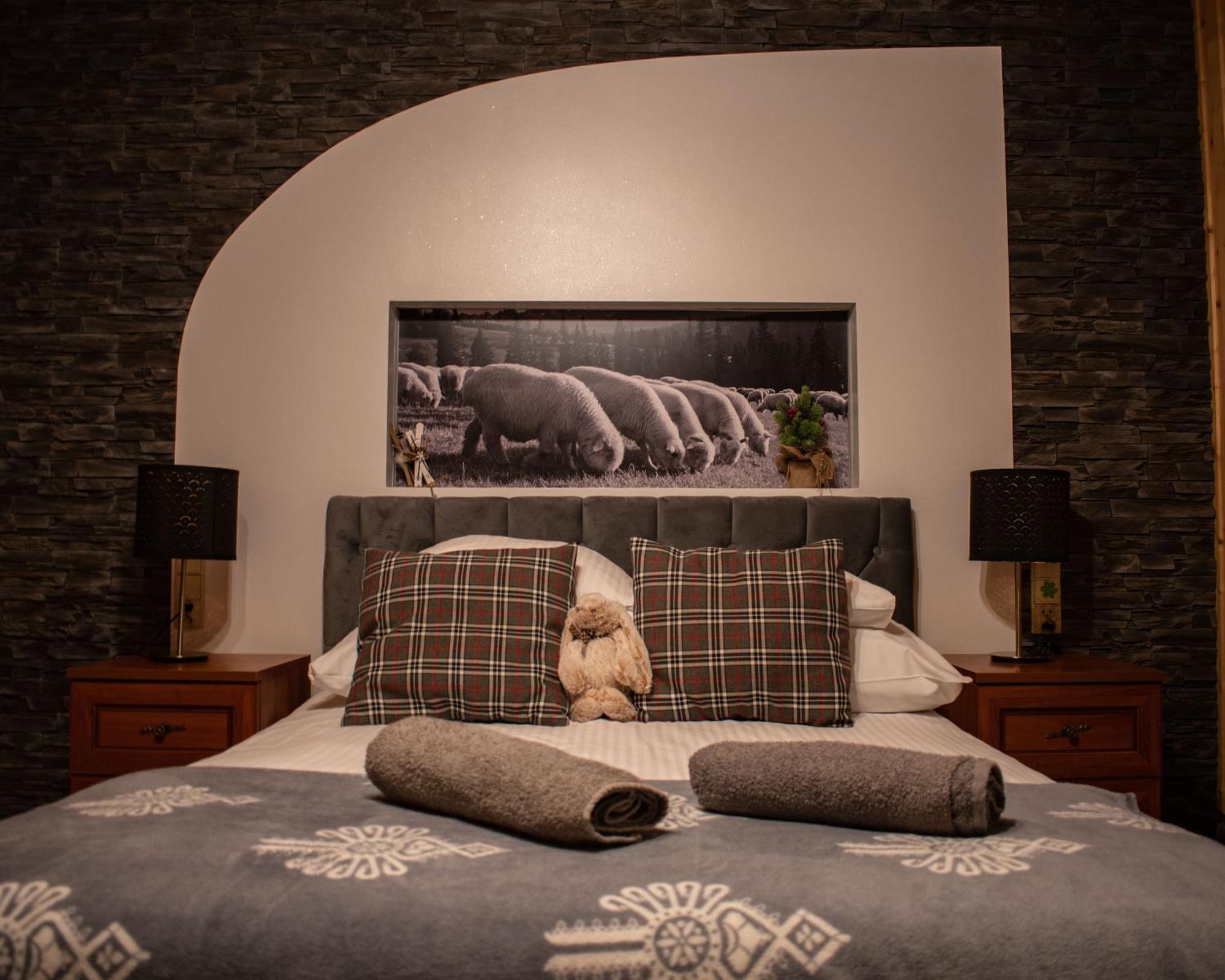 Dream House 606-436-626 *